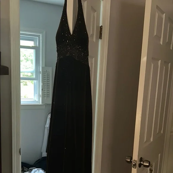 Elegant Brown Velvet Wedding Dress - Picture 3 of 3